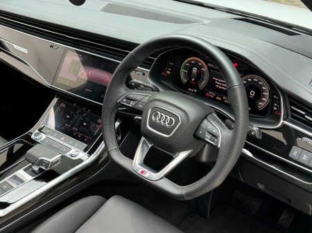 2025 Audi Q7 55 TFSI E S LINE BLACK ED QUATTRO €97,990 thumbnail