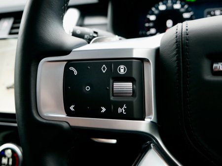 2025 Land Rover Discovery  €138,950 thumbnail