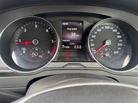 2018 Volkswagen Passat - thumbnail 16