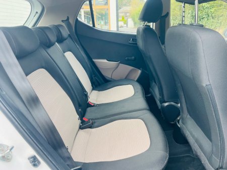 2017 Hyundai i10 - thumbnail 14