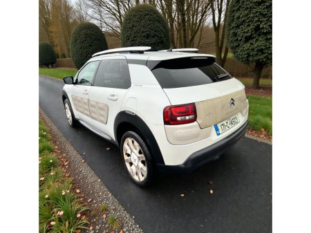 2017 Citroen C4 Cactus 1.2 PureTech 75 Touch €9,888 thumbnail
