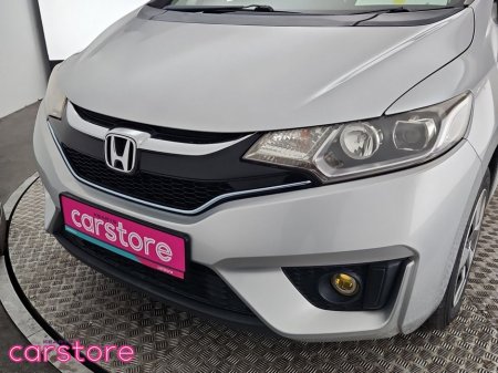 2017 Honda Fit FIT DAA-GP5 HYBRID 5DR AUTO €12,880 thumbnail