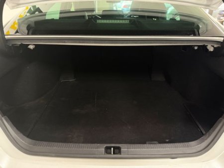 2020 Toyota Camry - thumbnail 14