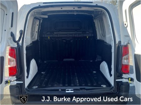 2024 Peugeot Partner PARTNER PRO PLUS 1.5 HDI 100 1 €22,950 thumbnail