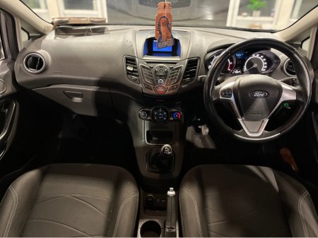 2016 Ford Fiesta MCA ZETEC 1.5 75PS M5 4DR 5DR €8,950 thumbnail