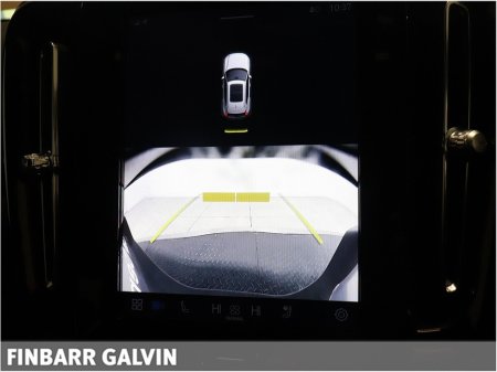 2025 Volvo XC40 - thumbnail 16