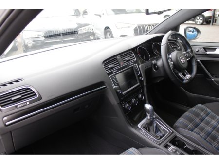 2016 Volkswagen Golf - thumbnail 22