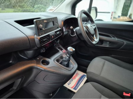 2022 Opel Combo Low mileage! €12,450 thumbnail