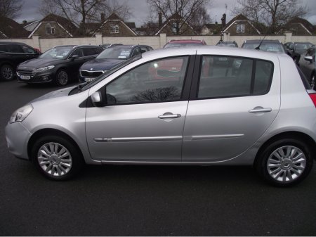 2013 Renault Clio III COLLECTION 1.2 75 5DR €4,950 thumbnail