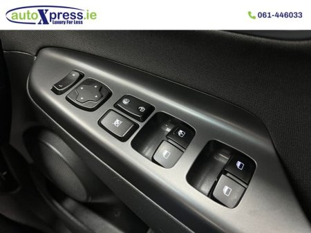 2019 Hyundai Kona - thumbnail 25