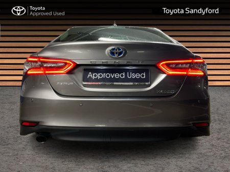 2023 Toyota Camry HYBRID PLATINUM AUTO // FULL LEATHER HEATED & COOLING ELECTRIC SEATS // BLUETOOTH // SAT-NAV // REAR CAMERA & PARK ASSIST // FULL WARRANTY €44,945 thumbnail