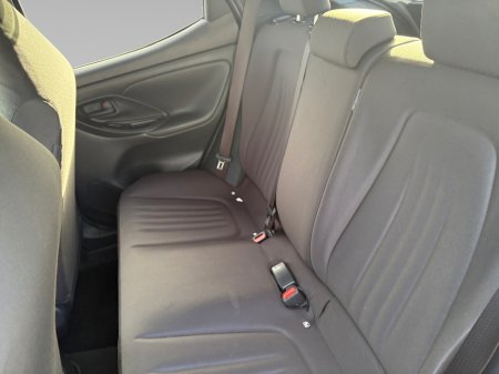 2020 Toyota Yaris - thumbnail 11