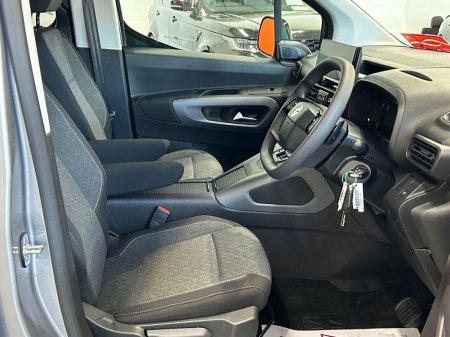 2026 Opel Combo 7 SEATER WHEELCHAIR ACCESIBLE TAXI €40,000 thumbnail