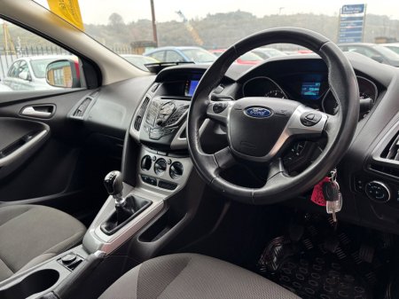 2012 Ford Focus - thumbnail 5