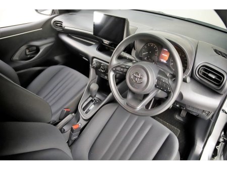 2022 Toyota Yaris - thumbnail 13