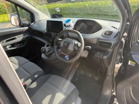 2019 Peugeot Partner - thumbnail 11