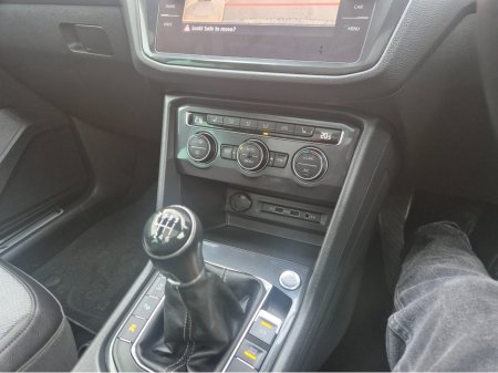 2020 Volkswagen Tiguan - thumbnail 18