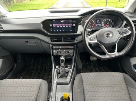 2020 Volkswagen T-Cross Style 1.0 automatic €20,950 thumbnail