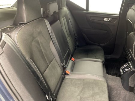 2022 Volvo XC40 - thumbnail 12