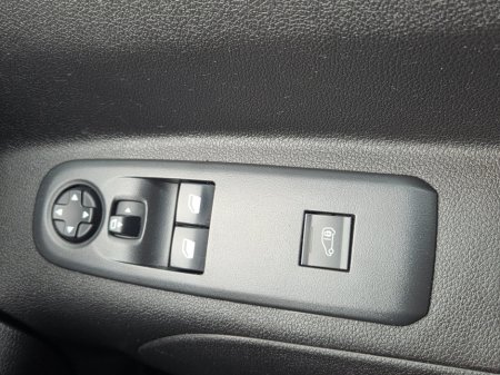 2021 Opel Combo  €12,499 thumbnail