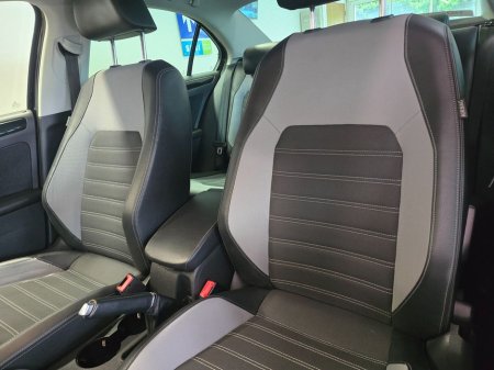 2017 Volkswagen Jetta - thumbnail 9