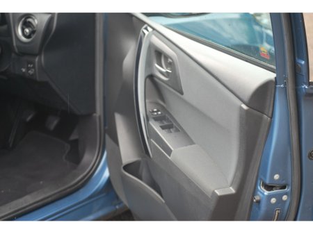 2016 Toyota Auris - thumbnail 11