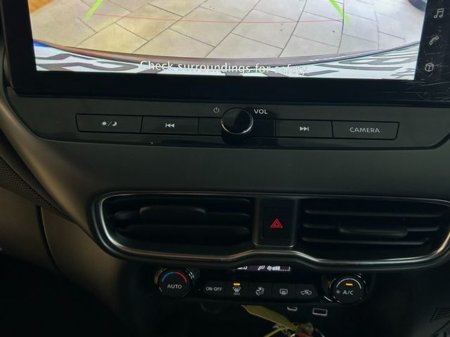 2025 Nissan Juke - thumbnail 16