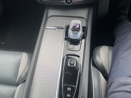 2023 Volvo XC60 Plus thumbnail