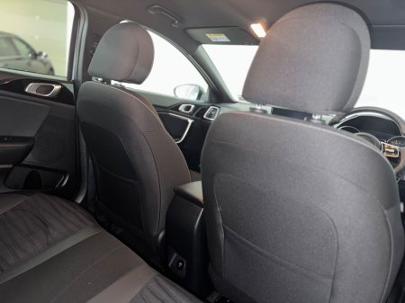 2025 Kia Ceed - thumbnail 6