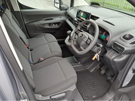 2026 Opel Combo KOMFORT  L1H1 1.5TD 100BHP  **LED HEADLIGTS** €21,098 thumbnail