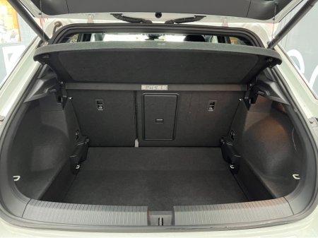 2022 Volkswagen T-Roc €28950 2022 VOLKSWAGEN T-ROC TDI SPORT 2.0 AUTOMATIC / CRUISE CONTROL / REVERSE CAMERA / PADDLE SHIFTERS €28,950 thumbnail