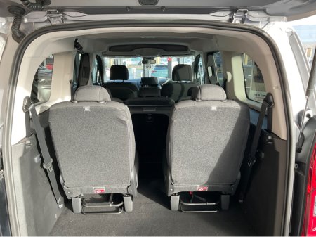 2026 Citroen Berlingo Multispace PLUS LWB BLUE HDI EAT8 AUTOMATIC 7 SEATS €47,000 thumbnail