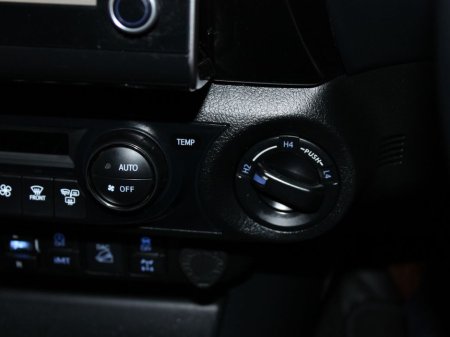 2024 Toyota Hilux 2.8 SR5 Double CAB 4DR €48,999 thumbnail