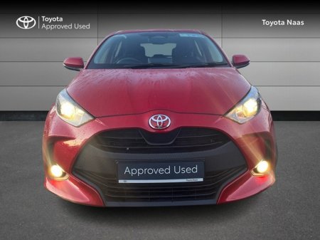 2024 Toyota Yaris YARIS HYBRID 1.5 LUNA €25,444 thumbnail