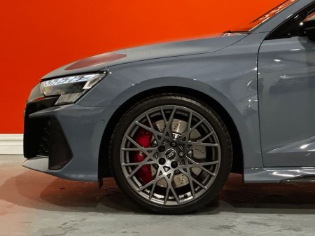 2025 Audi A3 RS 3 TFSI QUATTRO CARBON BLACK thumbnail