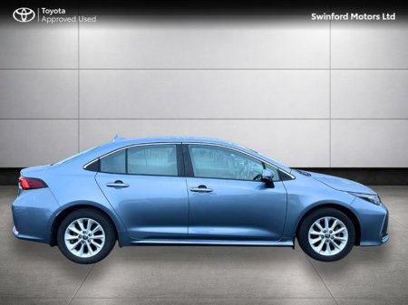 2022 Toyota Corolla LUNA 4DR AUTO HYBRID €25,500 thumbnail