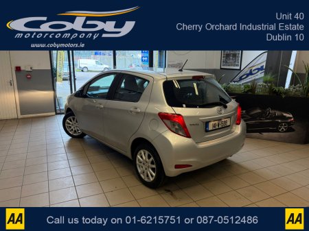 2014 Toyota Yaris - thumbnail 3