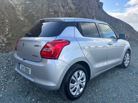 2021 Suzuki Swift - thumbnail 3