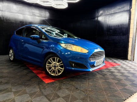 2013 Ford Fiesta - view 3