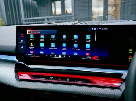 2025 BMW 5 Series - thumbnail 23