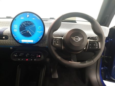 2025 MINI Hatch Cooper E €29,950 thumbnail