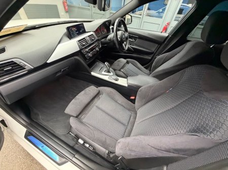 2017 BMW 3 Series - thumbnail 27