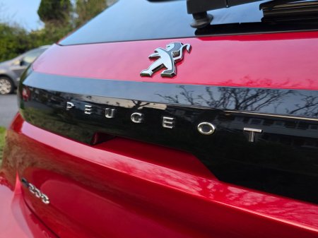 2021 Peugeot 208 - thumbnail 18