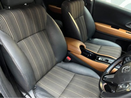 2017 Honda Vezel €17950! 2017 HONDA VEZEL HYBRID Z SENSING 1.5 AUTOMATIC / CRUISE CONTROL / REVERSE CAMERA / HEATED SEATS €17,950 thumbnail