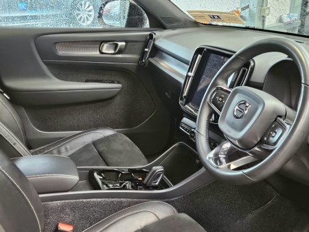 2022 Volvo XC40 - thumbnail 14