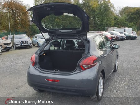 2016 Peugeot 208 - thumbnail 29