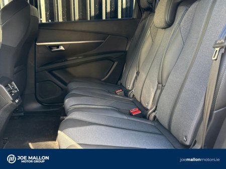 2025 Peugeot 5008 - thumbnail 10