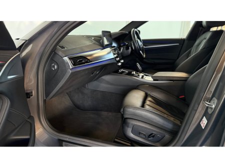 2023 BMW 5 Series - thumbnail 6