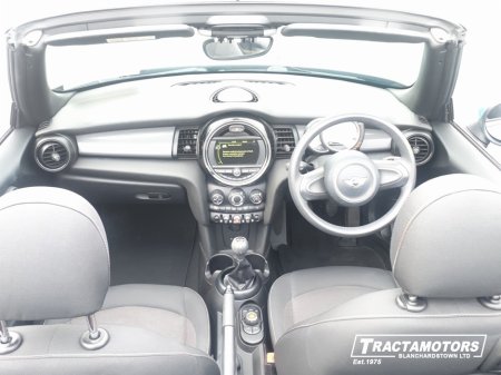 2016 MINI Convertible COOPER €15,999 thumbnail