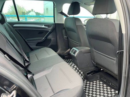 2020 Volkswagen Golf 2.0 TDI * HIGH SPEC * // DIGITAL CLUSTER // APPLE CARPLAY/ANDROID AUTO // DIAMOND CUT ALLOYS €21,900 thumbnail